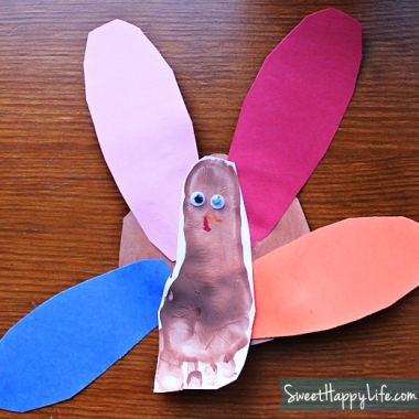 Footprint Turkey Craft for Thanksgiving